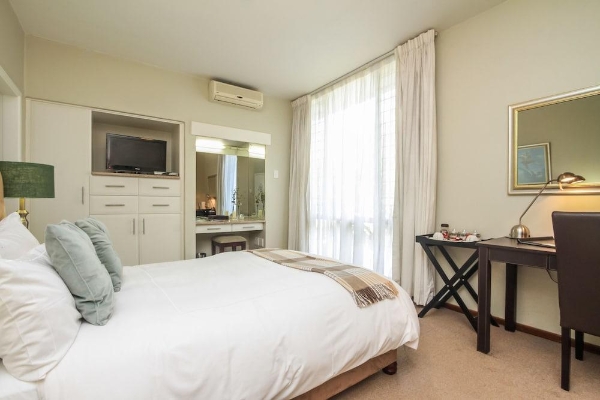 Hotel 18 Burlington B&B and Conference Venue (Newlands)